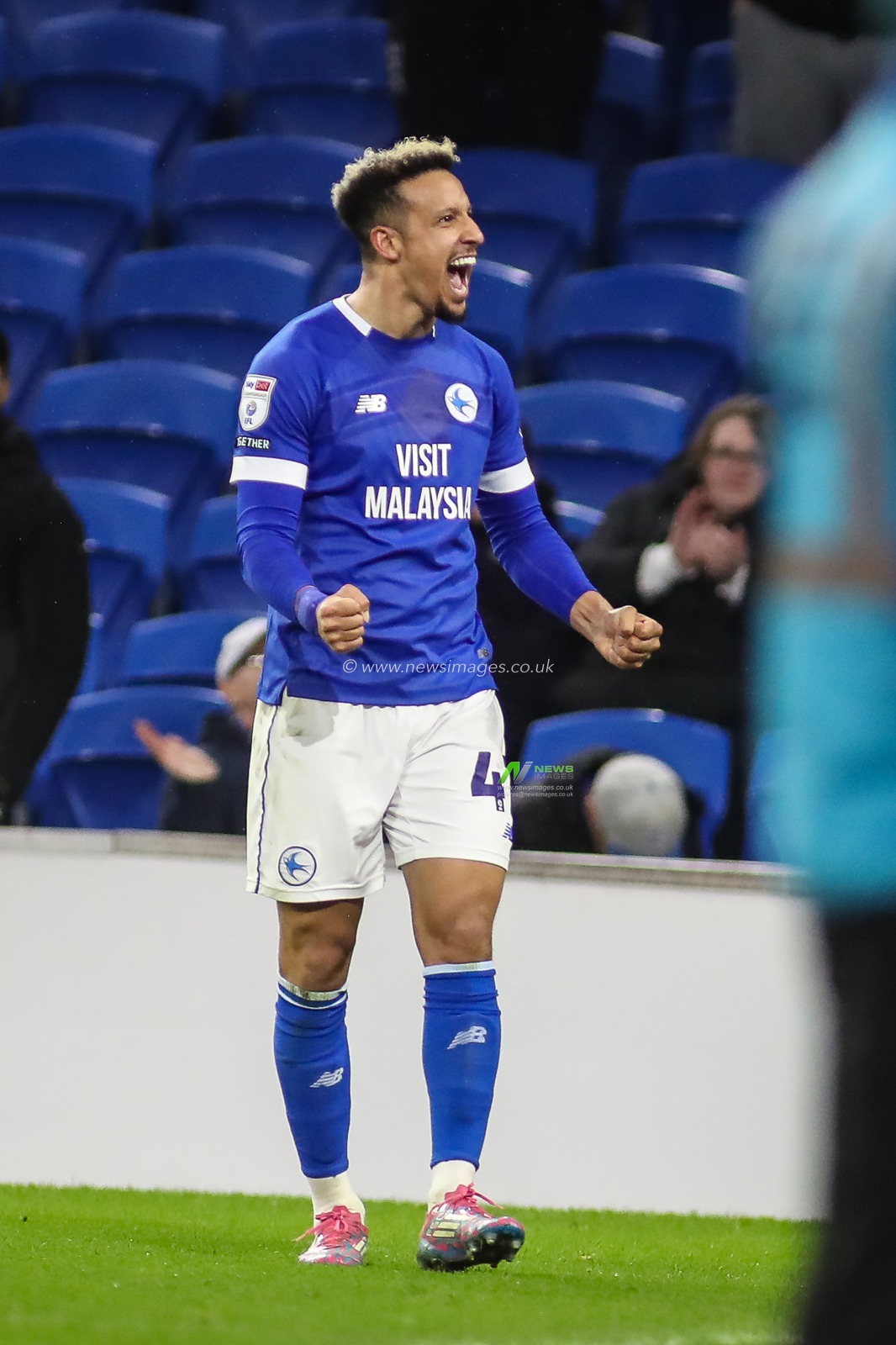 Callum Robinson of Cardiff City celebrates scoring his teams first goal during the Sky Bet Championship match Cardiff City vs Hull City at Cardiff City Stadium, Cardiff, United Kingdom, 25th February 2025

(Photo by Andrew Lewis/News Images)