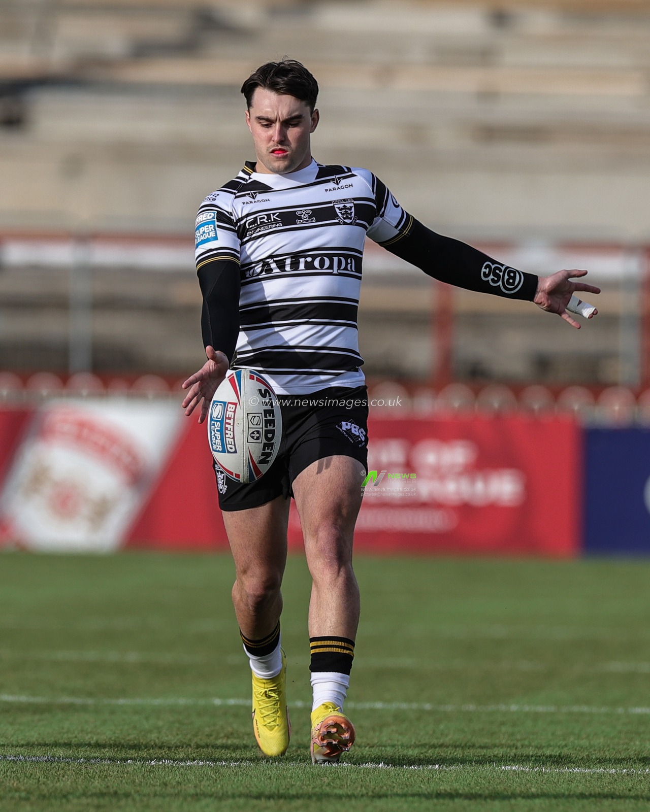 Tex Hoy #1 of Hull FC during the Rugby League Pre Season match Wakefield Trinity vs Hull FC at The Be Well Support Stadium, Wakefield, United Kingdom, 5th February 2023

(Photo by Mark Cosgrove/News Images)