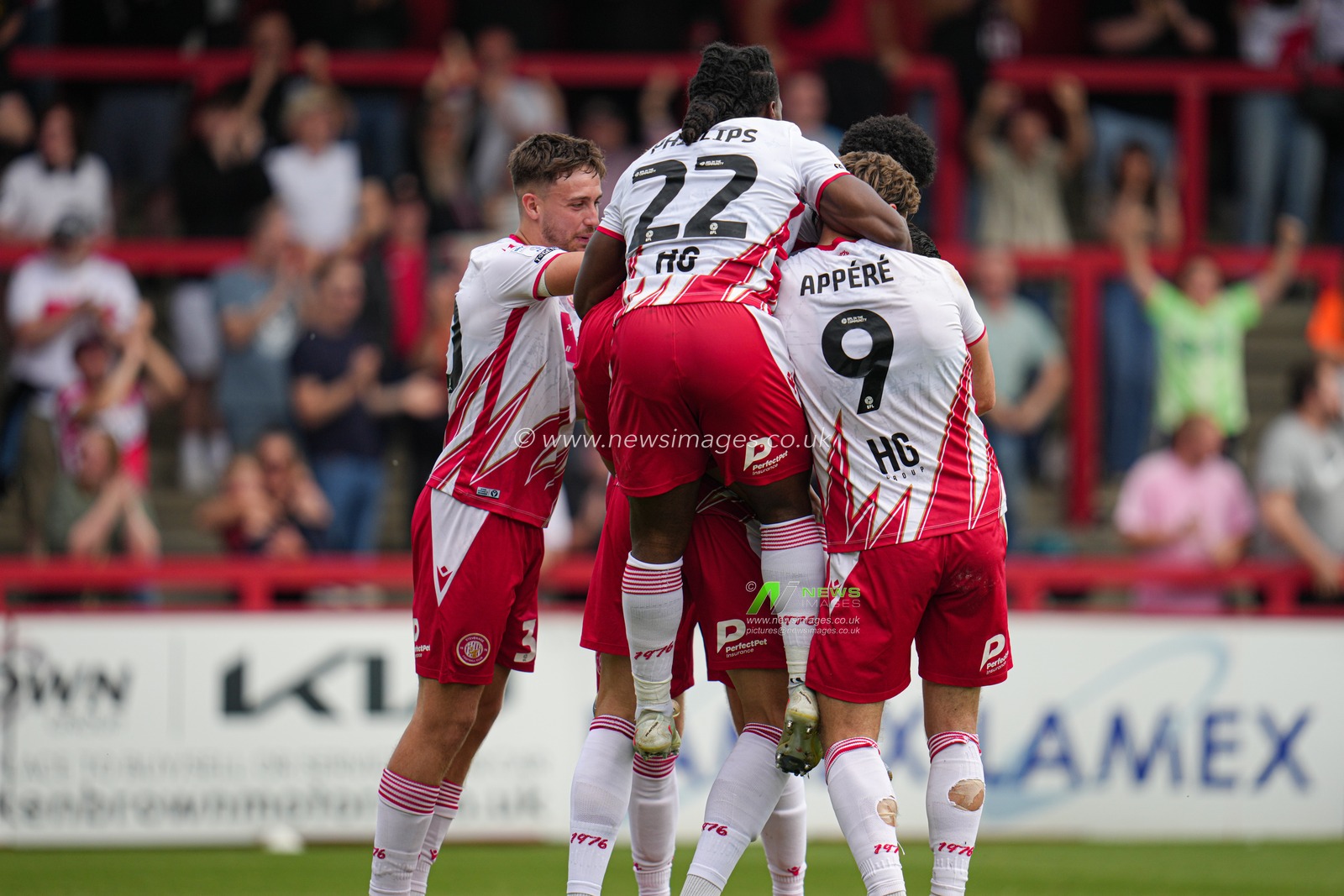 Stevenage celebrate late equaliser during the Sky Bet League 1 match Stevenage vs Rotherham United at Lamex Stadium, Stevenage, United Kingdom, 27th April 2025

(Photo by Harvey Murphy/News Images)