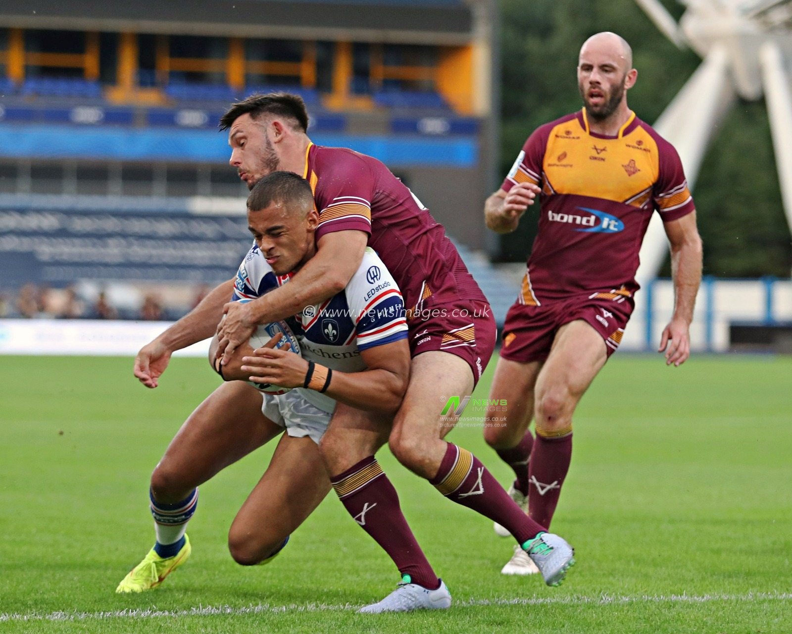 Corey Hall of Wakefield Trinity scores a try during the Betfred Super League round 19 match Huddersfield Giants vs Wakefield Trinity at the Accu Stadium, Huddersfield, United Kingdom, 18th July 2025(Photo by Sam Eaden/News Images)