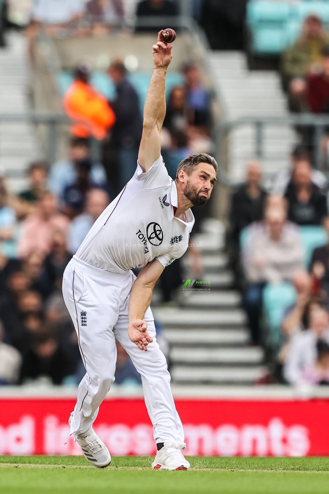 Chris Woakes of England delivers the ball during the Rothesay 5th Rothesay Test Day 1 Match England v India at The Kia Oval, London, United Kingdom, 31st July 2025

(Photo by Alfie Cosgrove/News Images)