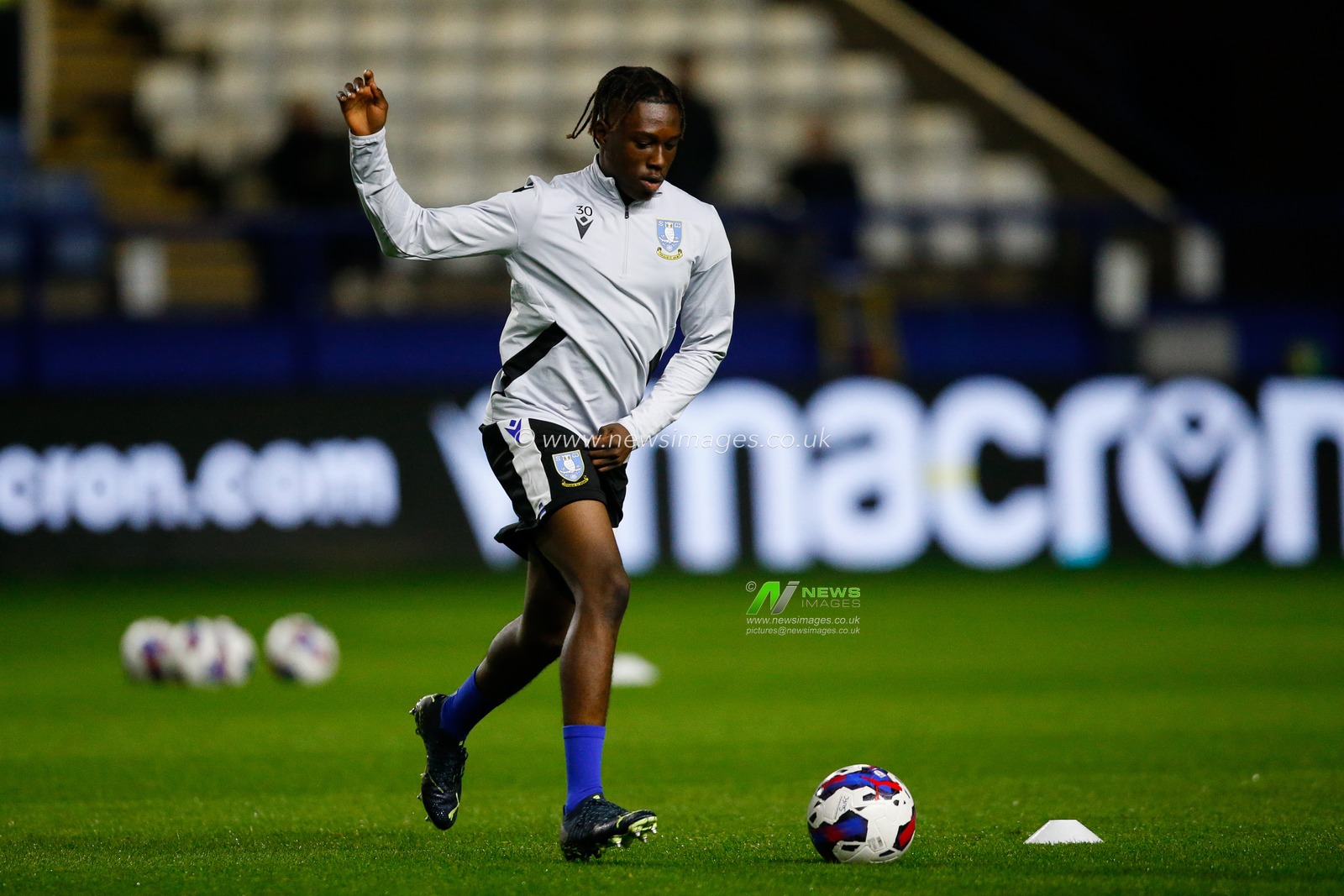 Sean Fusire #30 of Sheffield Wednesday during the Papa John's Trophy match Sheffield Wednesday vs Leicester City U21 at Hillsborough, Sheffield, United Kingdom, 18th October 2022

(Photo by Ben Early/News Images)