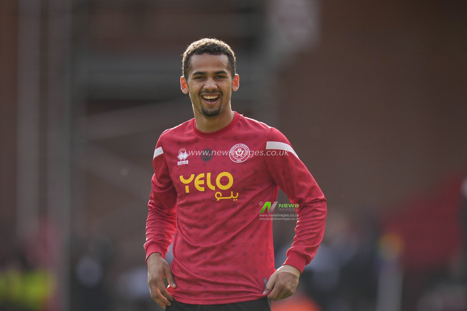 Iliman Ndiaye #29 of Sheffield United warms up before the Sky Bet Championship match Sheffield United vs Norwich City at Bramall Lane, Sheffield, United Kingdom, 22nd October 2022

(Photo by Steve Flynn/News Images)