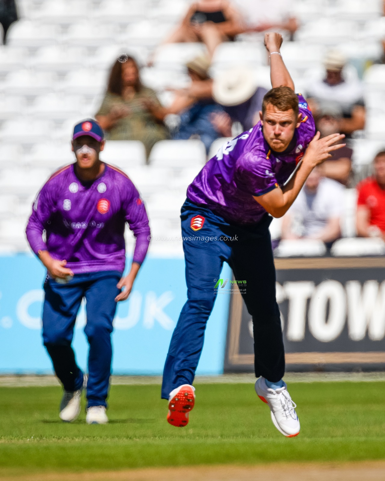 Jamie PORTER of Essex CCC bowling during the Royal London One-day Cup match Nottinghamshire vs Essex at Trent Bridge, Nottingham, United Kingdom, 11th August 2024

(Photo by Mark Dunn/News Images)