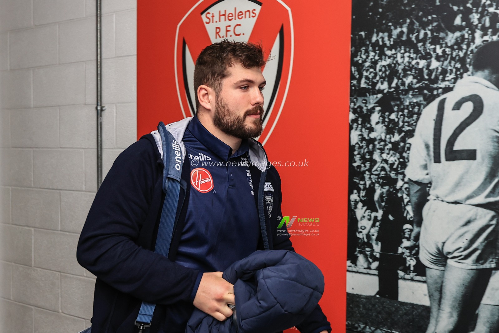 Rob Butler #26 of Warrington Wolves arrives at the Totally Wicked Stadium