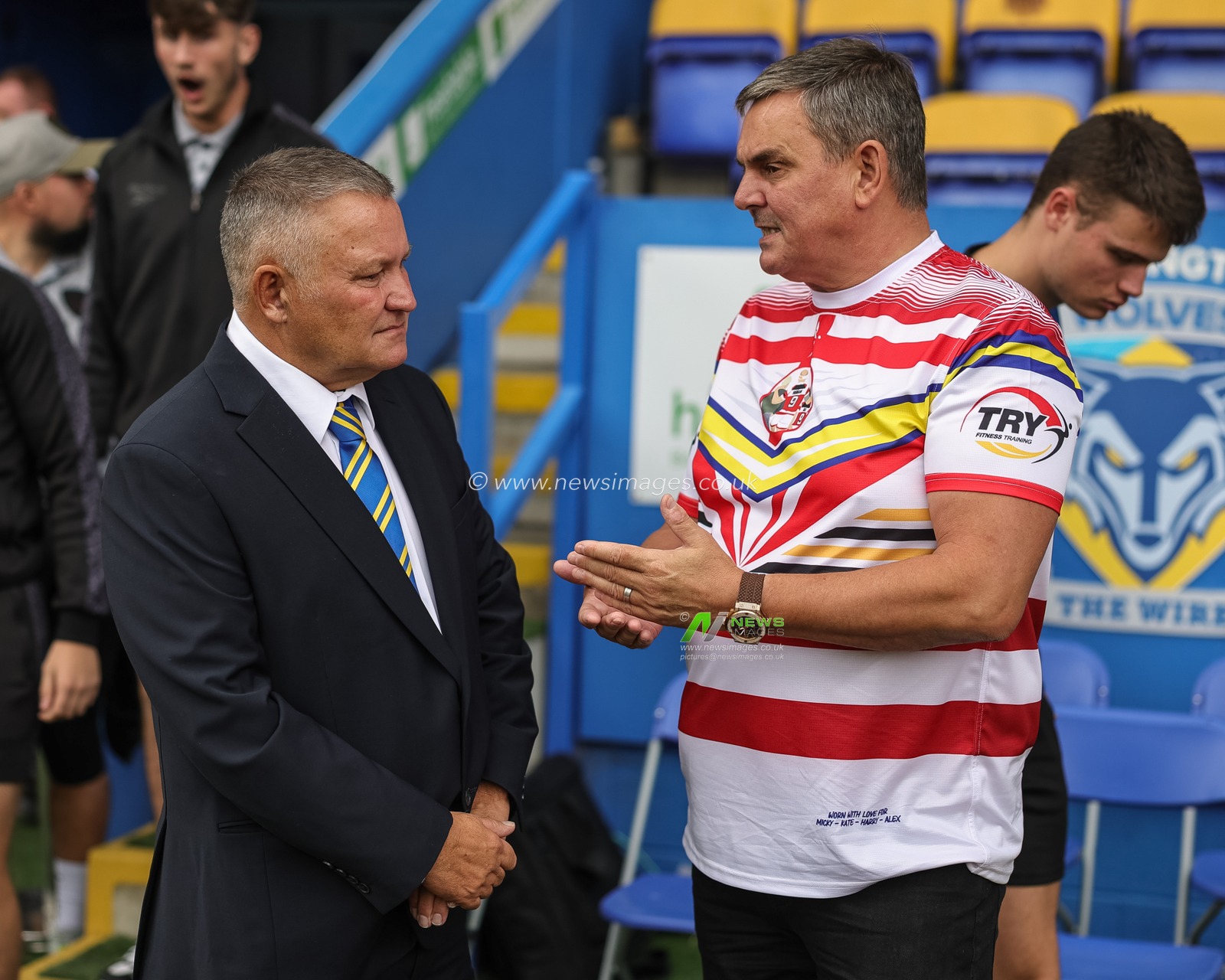 Warrington Chairman Stuart Middleton speaks to Leigh Leopards owner Derek Beaumont during the Betfred Super League Round 25 match Warrington Wolves vs Leigh Leopards at Halliwell Jones Stadium, Warrington, United Kingdom, 6th September 2025

(Photo by Mark Cosgrove/News Images)