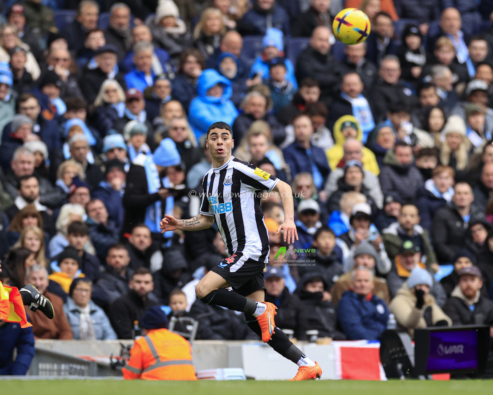 Miguel Almiron #24 of Newcastle United in action during the Premier League match Manchester City vs Newcastle United at Etihad Stadium, Manchester, United Kingdom, 4th March 2023

(Photo by Conor Molloy/News Images)