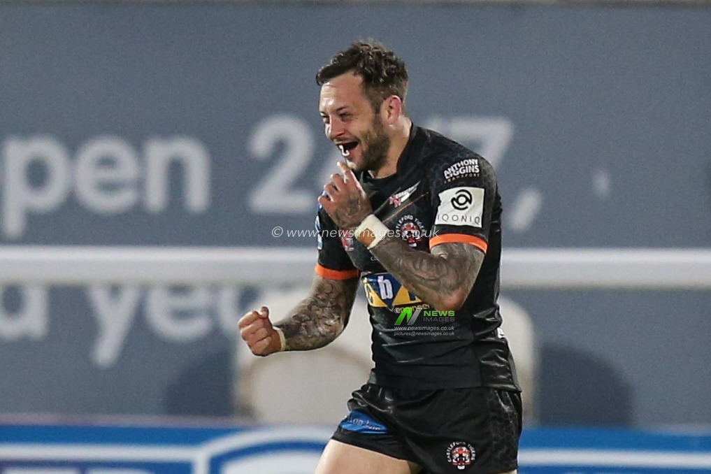 Gareth O'Brien (31) of Castleford Tigers happy after scoring the winning drop goal in extra time
