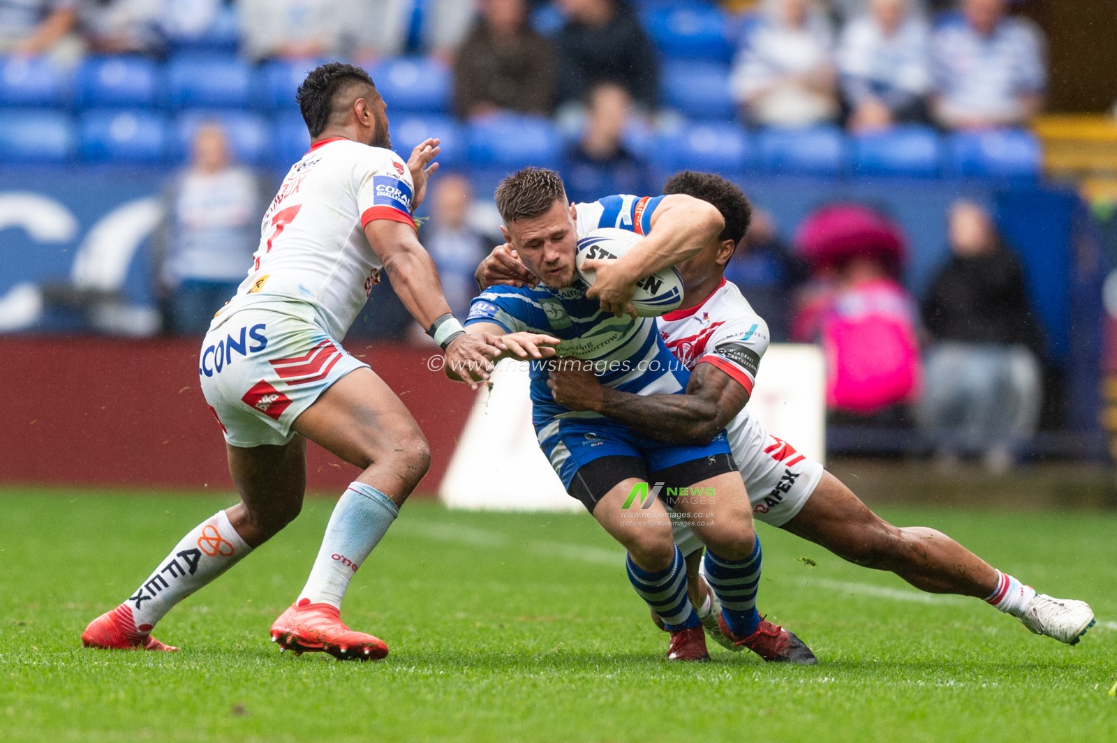 27th July 2019 , University of Bolton Stadium, Bolton, England; 2019 Coral Challenge Cup Semi-Final, St Helens vs Halifax RLFC ; Steve Tyrer (3) of Halifax is tackled by Kevin Naiqama (3) of St Helens 


Credit: Richard Long/News Images