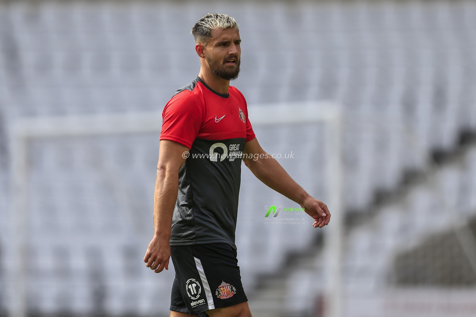 Bailey Wright (5) of Sunderland during the pre-game warmup
