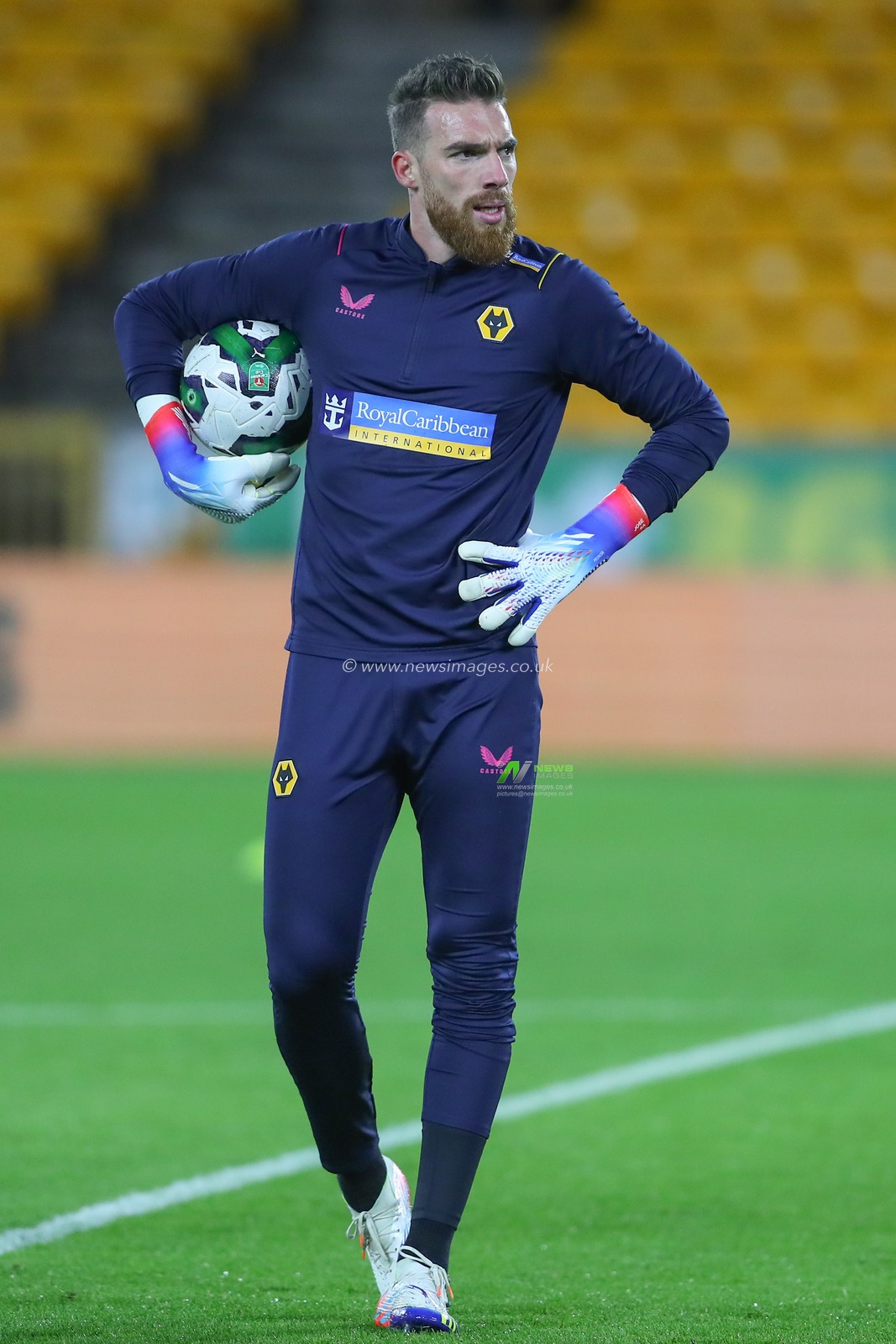 JosÃ© SÃ¡ #1 of Wolverhampton Wanderers during the pre-game warm up ahead of the Carabao Cup Fourth Round match Wolverhampton Wanderers vs Gillingham at Molineux, Wolverhampton, United Kingdom, 20th December 2022

(Photo by Gareth Evans/News Images)