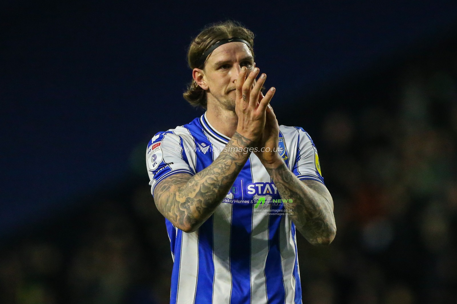 Aden Flint #44 of Sheffield Wednesday acknowledges the fans during the Sky Bet League 1 match Sheffield Wednesday vs Plymouth Argyle at Hillsborough, Sheffield, United Kingdom, 4th February 2023

(Photo by Arron Gent/News Images)