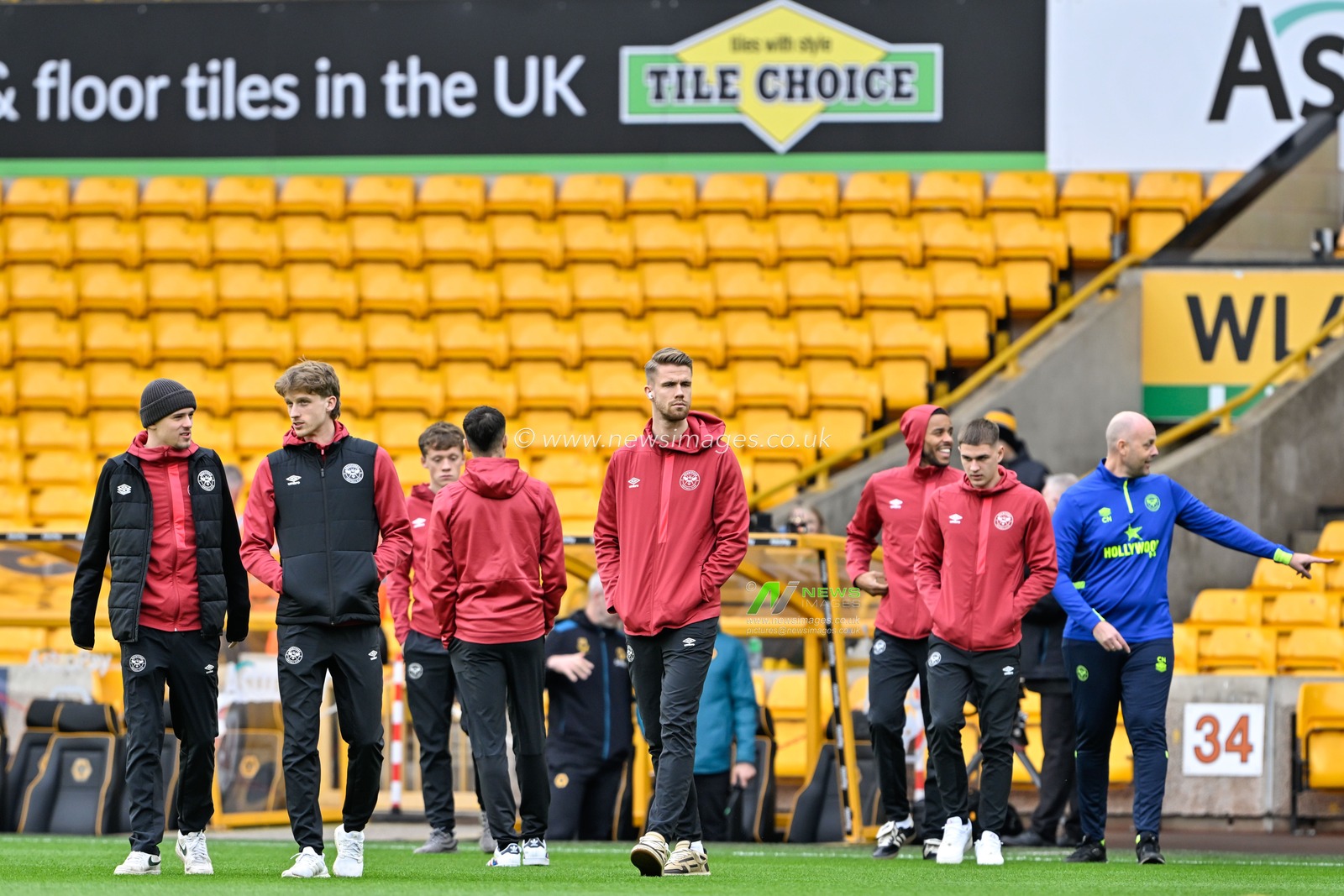 Brentford squad inspects the pitch ahead of the match, during the Premier League match Wolverhampton Wanderers vs Brentford at Molineux, Wolverhampton, United Kingdom, 10th February 2024

(Photo by Cody Froggatt/News Images)