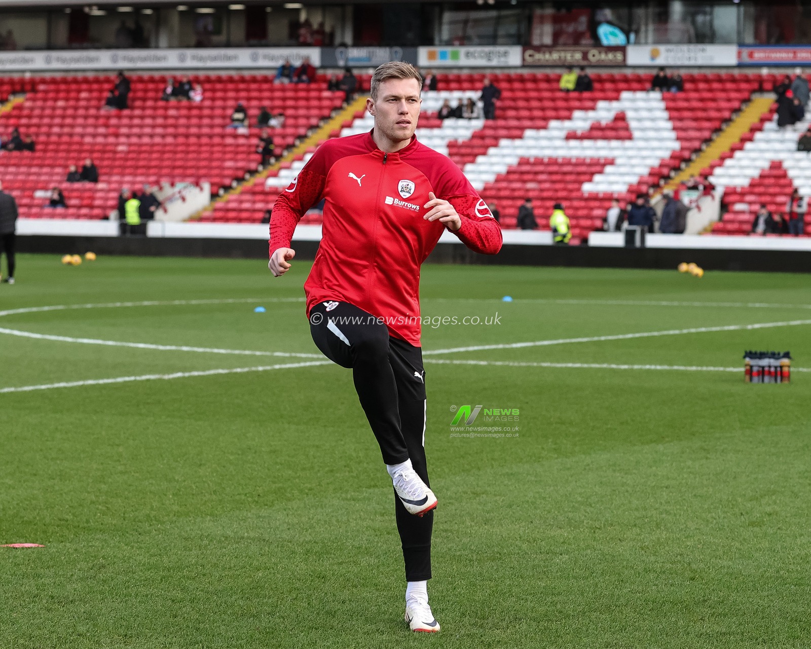 Sam Cosgrove of Barnsley in the pregame warmup session during the Sky Bet League 1 match Barnsley vs Wigan Athletic at Oakwell, Barnsley, United Kingdom, 1st January 2024

(Photo by Mark Cosgrove/News Images)