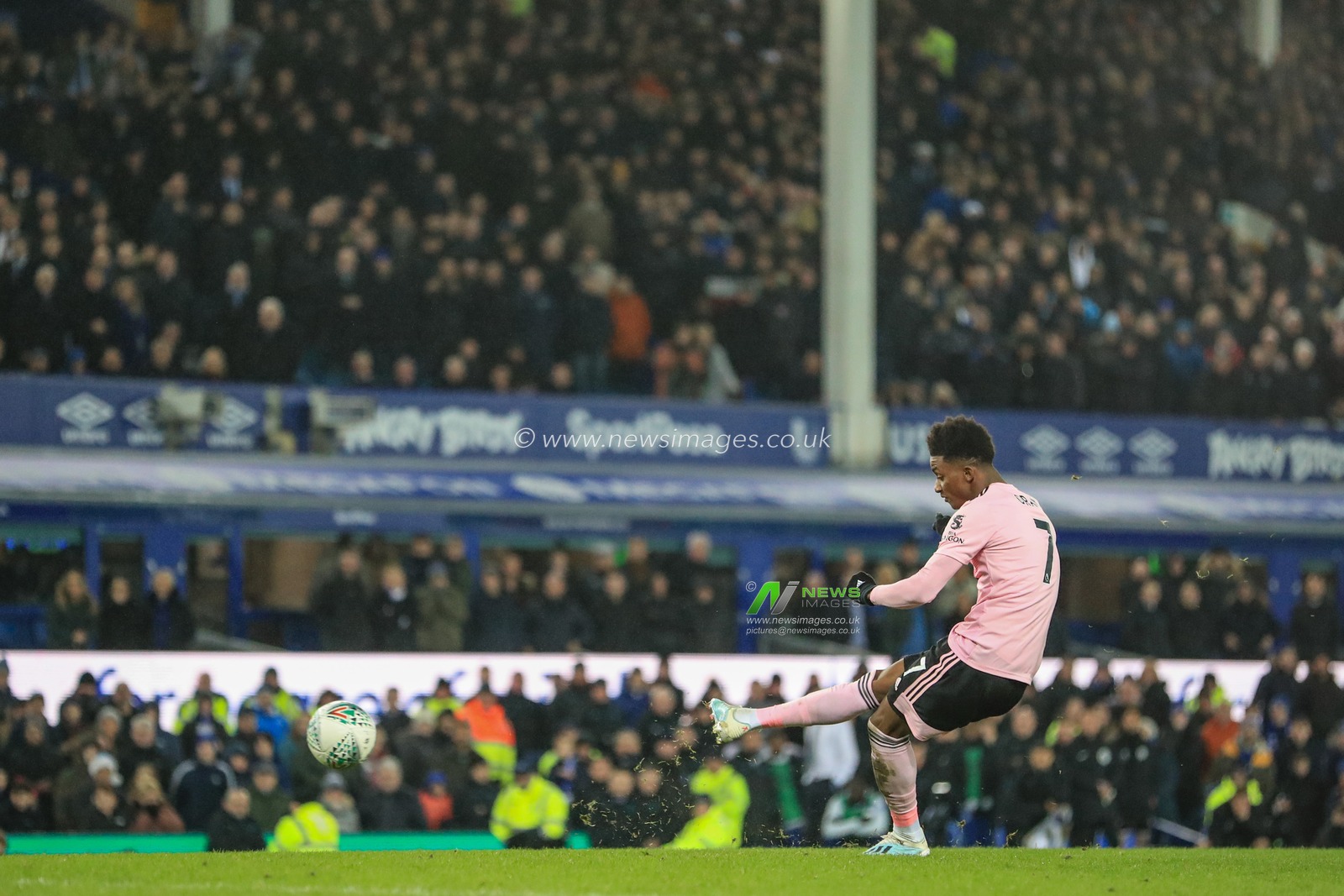 18th December 2019, Goodison Park, Liverpool, England; Carabao Cup, Everton v Leicester City : Demarai Gray (7) of Leicester City takes his penalty and scores 

Credit: Mark Cosgrove/News Images