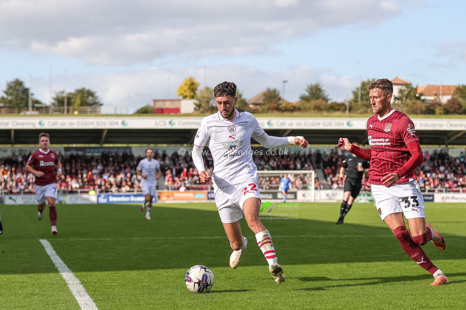 Corey O'Keeffe #22 of Barnsley holds the ball during the Sky Bet League 1 match Northampton Town vs Barnsley at Sixfields Stadium, Northampton, United Kingdom, 23rd September 2023

(Photo by Mark Cosgrove/News Images)