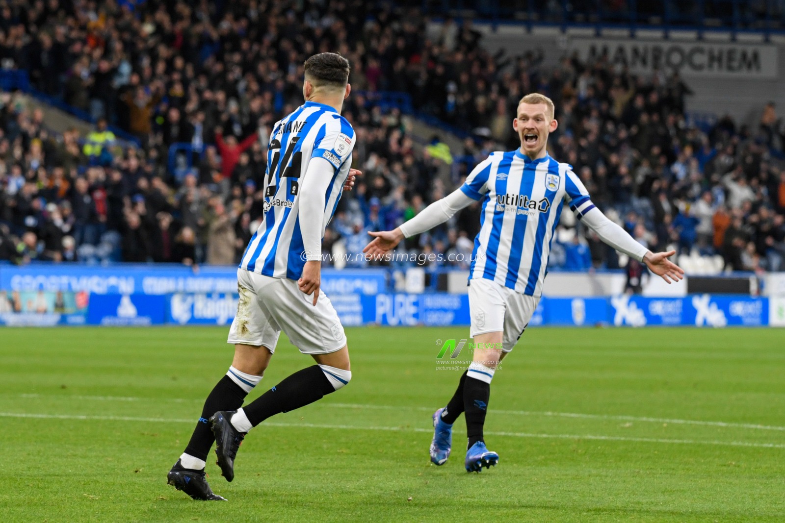 Danel Sinani #24 of Huddersfield Town celebrates scoring a goal to make it 1-0
