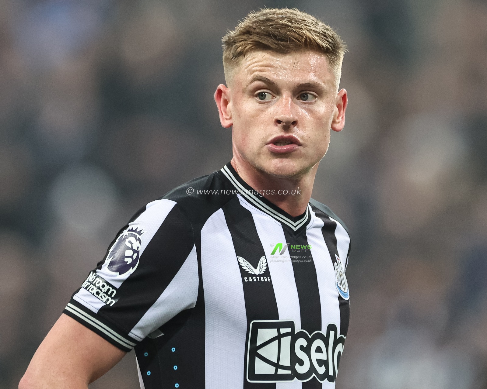 Harvey Barnes of Newcastle United during the Premier League match Newcastle United vs Everton at St. James's Park, Newcastle, United Kingdom, 2nd April 2024

(Photo by Mark Cosgrove/News Images)