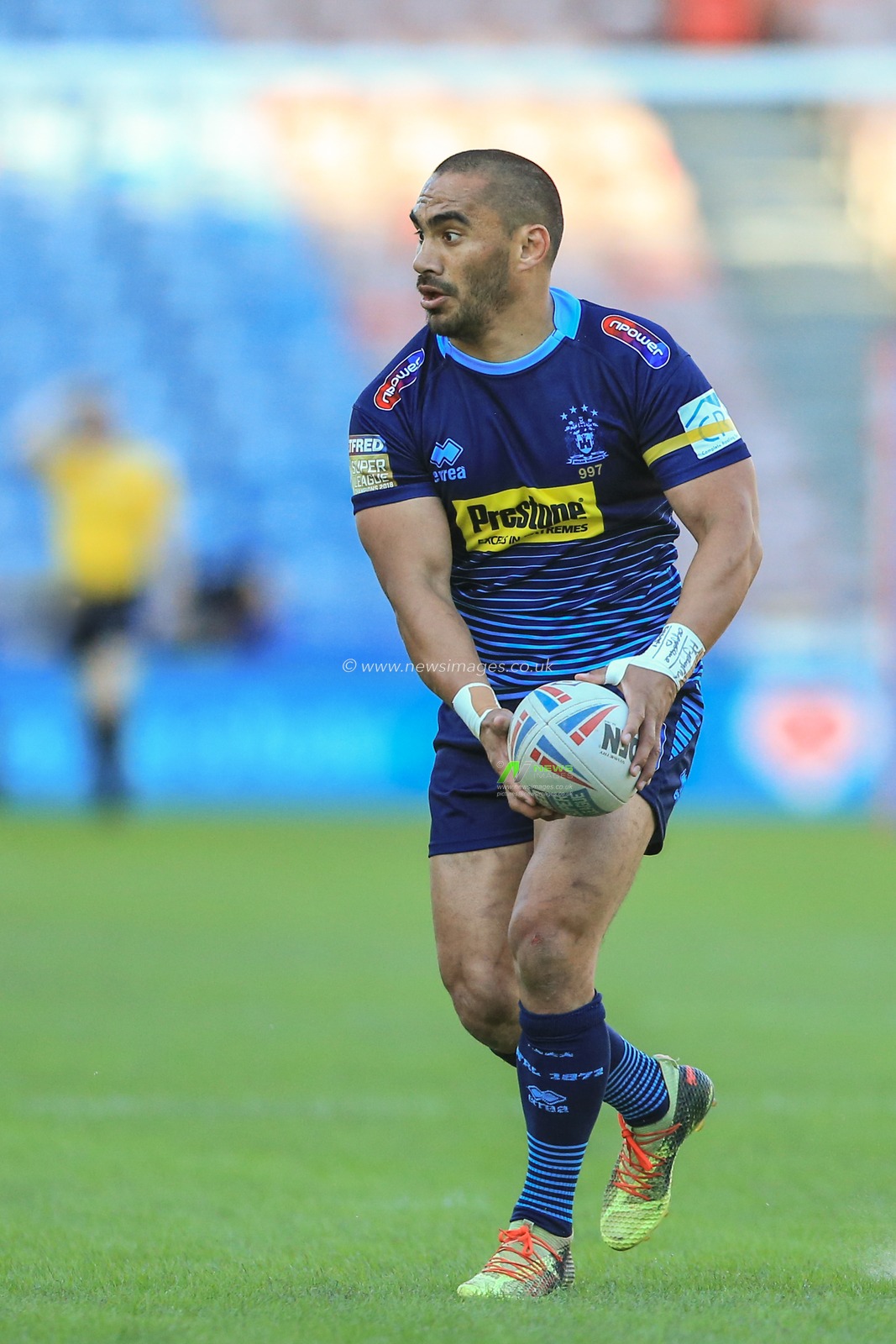 21st June 2019 , John Smiths Stadium, Huddersfield, England; Betfred Super League, Round 19, Huddersfield Giants vs Wigan Warriors ; Thomas Leuluai (7) of Wigan Warriors in action during the game 


Credit: Mark Cosgrove/News Images