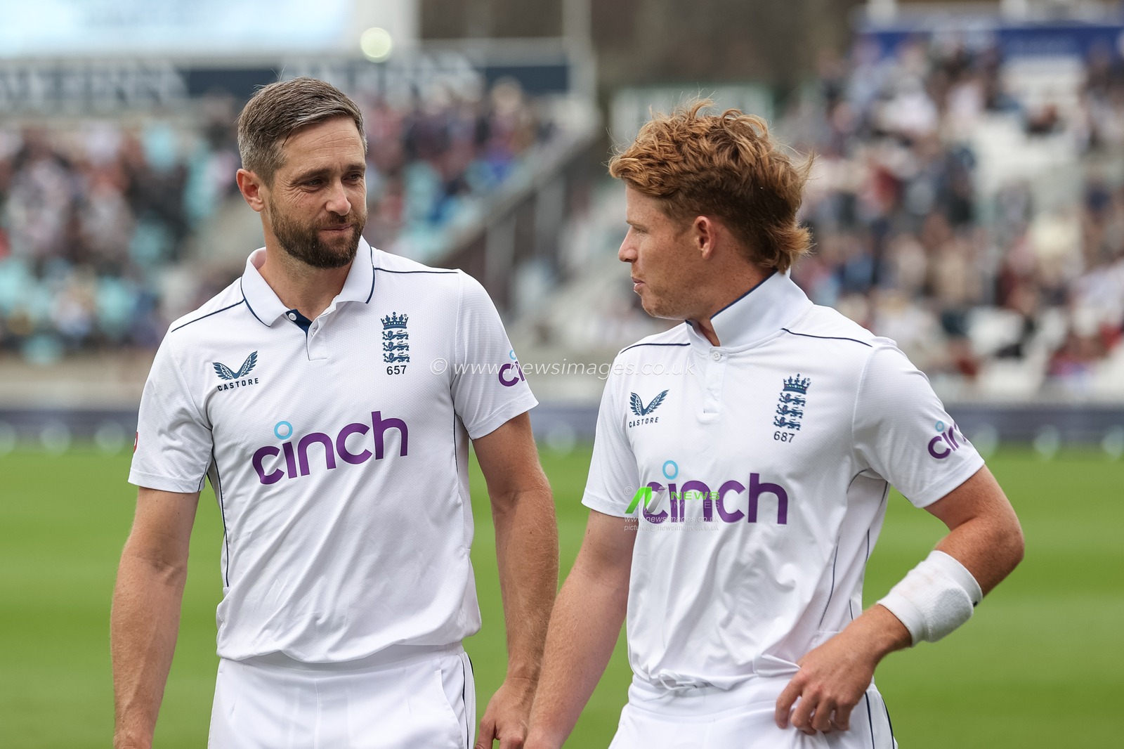 Chris Woakes of England speaks to Ollie Pope of England during the 3rd Rothesay Test Match Day One England v Sri Lanka at The Kia Oval, London, United Kingdom, 6th September 2024

(Photo by Mark Cosgrove/News Images)