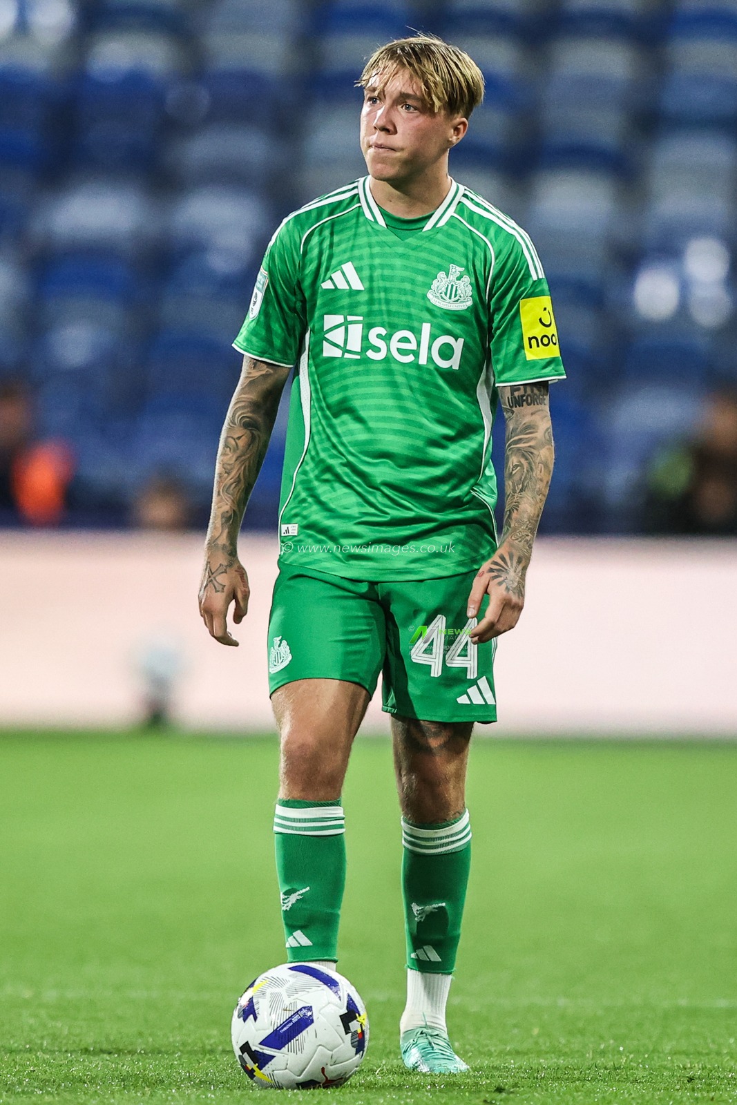 Alfie Harrison of Newcastle United during the The Vertu Trophy match Huddersfield Town vs Newcastle United U21 at Accu Stadium, Huddersfield, United Kingdom, 2nd September 2025

(Photo by Alfie Cosgrove/News Images)