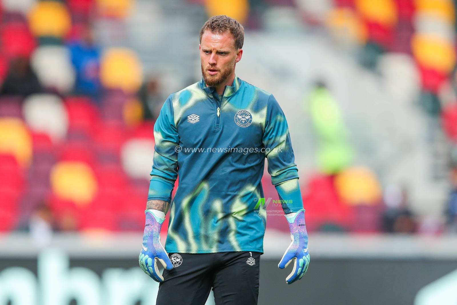 Mark Flekken of Brentford warms up prior to the Premier League match Brentford vs West Ham United at The Gtech Community Stadium, London, United Kingdom, 28th September 2024

(Photo by Izzy Poles/News Images)