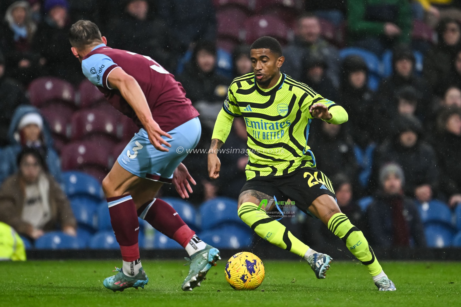 Reiss Nelson of Arsenal makes a break with the ball during the Premier League match Burnley vs Arsenal at Turf Moor, Burnley, United Kingdom, 17th February 2024

(Photo by Craig Thomas/News Images)