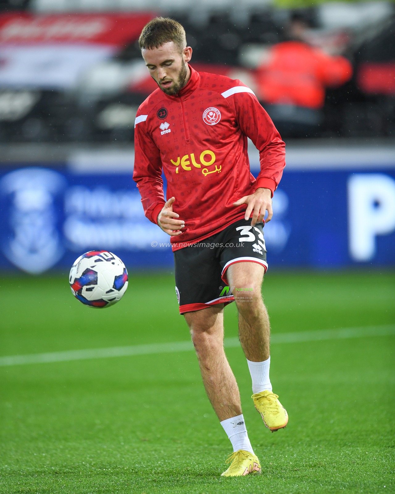 Rhys Norrington-Davies #33 of Sheffield United during the pre-game warmup  during the Sky Bet Championship match Swansea City vs Sheffield United at Swansea.com Stadium, Swansea, United Kingdom, 13th September 2022

(Photo by Mike Jones/News Images)