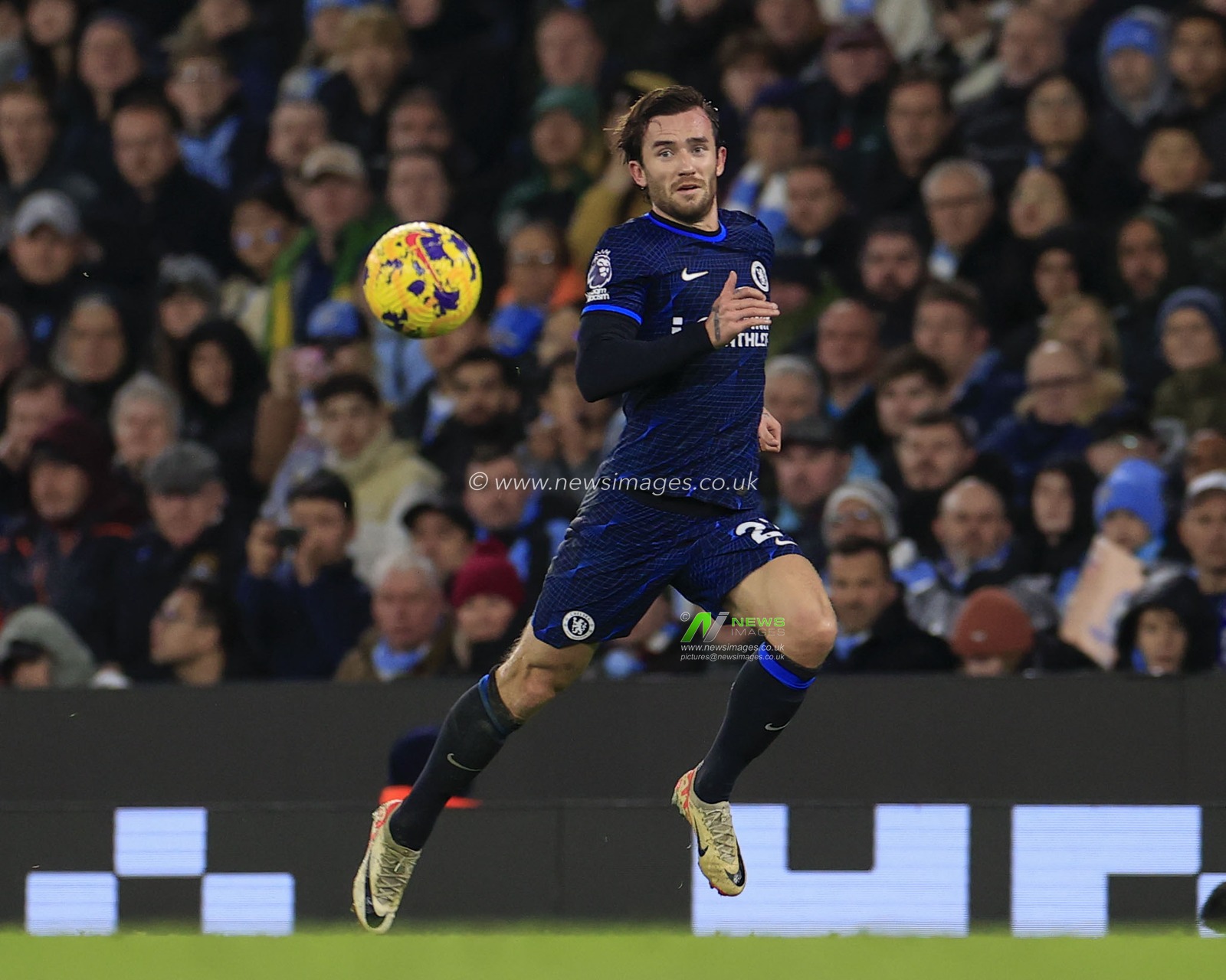 Ben Chilwell of Chelsea runs for the ball during the Premier League match Manchester City vs Chelsea at Etihad Stadium, Manchester, United Kingdom, 17th February 2024

(Photo by Conor Molloy/News Images)