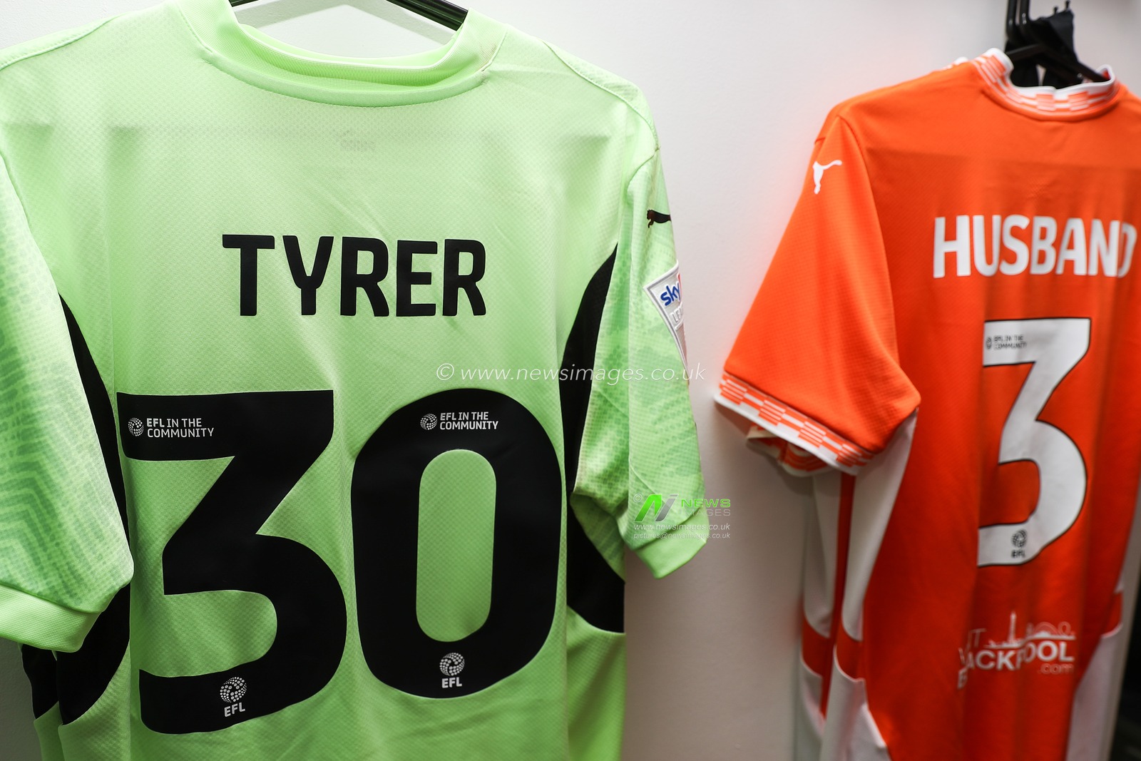 The home shirt of Harry Tyrer of Blackpool in the changing room ahead of the Sky Bet League 1 match Stevenage vs Blackpool at Lamex Stadium, Stevenage, United Kingdom, 18th April 2025

(Photo by Gareth Evans/News Images)