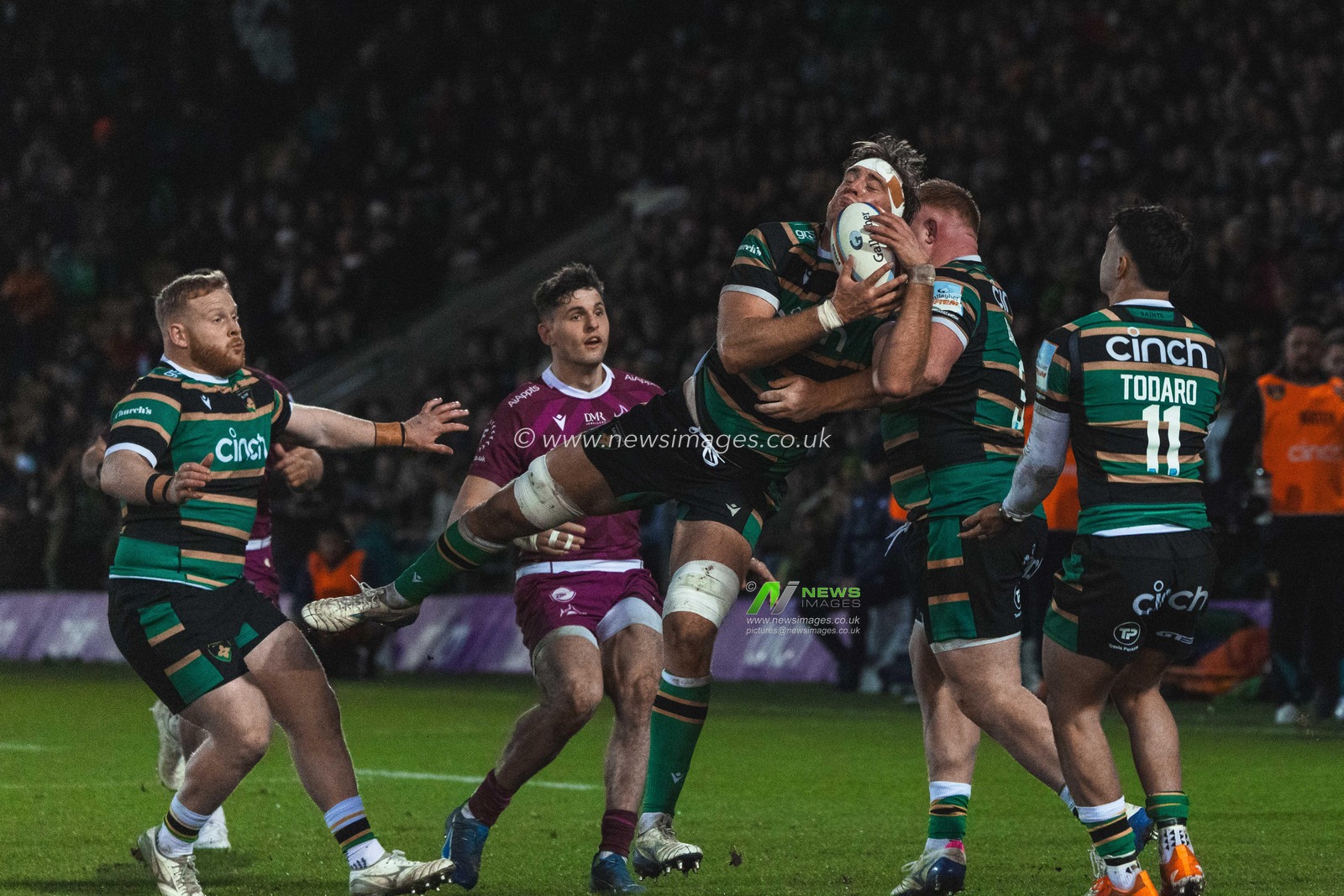 Alex Coles of Northampton Saints claims a high ball during the Gallagher Premiership match Northampton Saints vs Sale Sharks at Cinch Stadium at Franklin's Gardens, Northampton, United Kingdom, 20th December 2025

(Photo by Craig Evans/News Images)

*** GER AUT SUI OUT ***