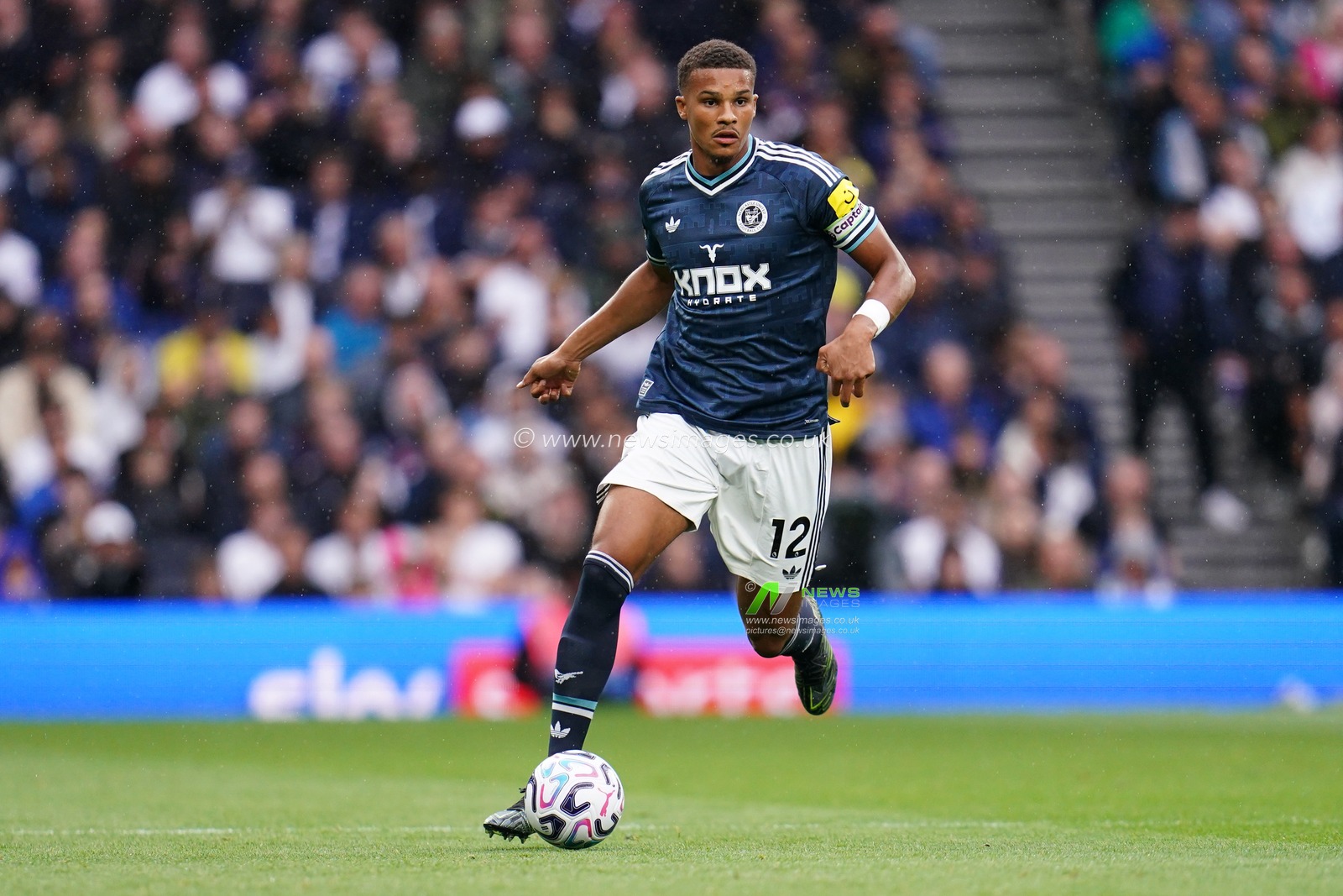 Malick Thiaw of Newcastle United with the ball during the Premier League match Tottenham Hotspur vs Newcastle Untied at Tottenham Hotspur Stadium, London, United Kingdom on 29 August 2026

(Photo by Harvey Murphy/News Images)