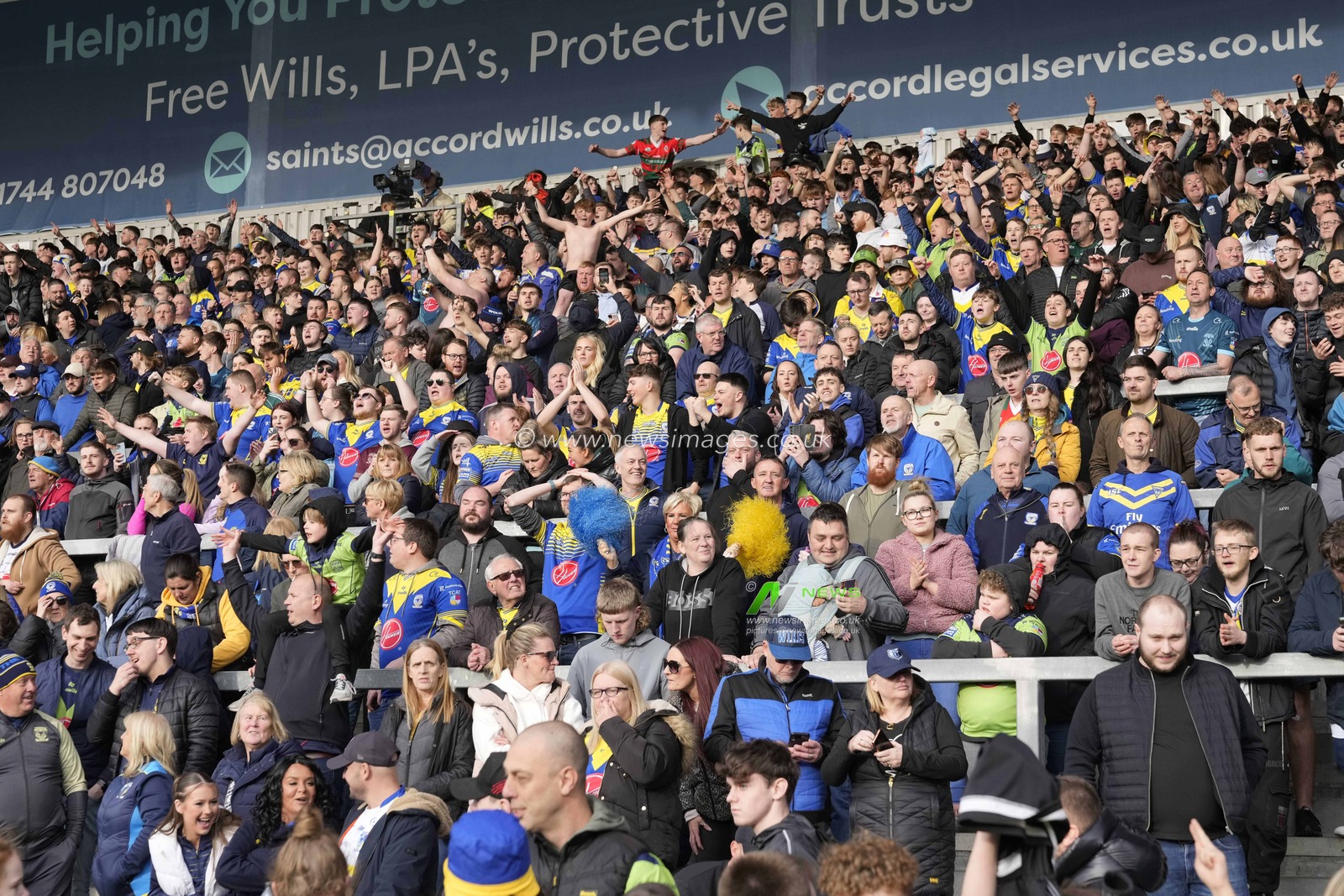 Warrington Wolves celebrate their sides 8-31 victory during the Betfred Challenge Cup Quarter Final match St Helens vs Warrington Wolves at Totally Wicked Stadium, St Helens, United Kingdom, 14th April 2024

(Photo by Steve Flynn/News Images)
