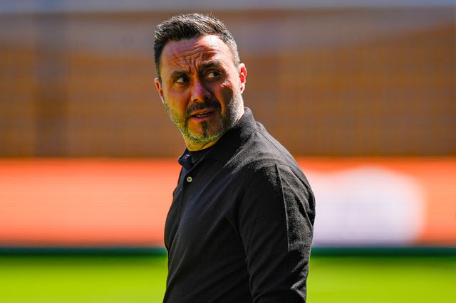Roberto De Zerbi manager of Tottenham Hotspur inspects the pitch prior to kick off during the Premier League match Wolverhampton Wanderers vs Tottenham Hotspur at Molineux, Wolverhampton, United Kingdom on 25 April 2026

(Photo by Maynard Manyowa/News Images)