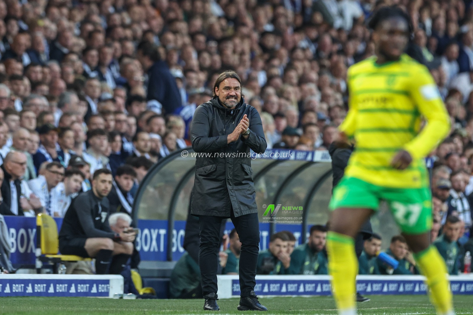 Daniel Farke manager of Leeds United applauds his team during the Sky Bet Championship Play-off Semi Final Second Leg Leeds United vs Norwich City at Elland Road, Leeds, United Kingdom, 16th May 2024

(Photo by Mark Cosgrove/News Images)