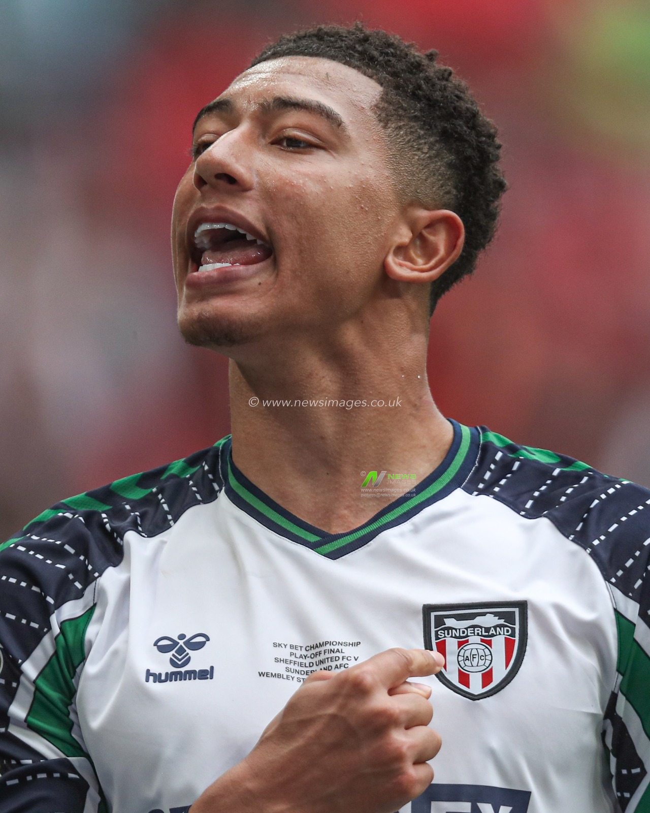 Jobe Bellingham of Sunderland celebrates getting promoted back to the Premier League after the Sky Bet Championship Playoff Final match Sheffield United vs Sunderland at Wembley Stadium, London, United Kingdom, 24th May 2025

(Photo by Izzy Poles/News Images)