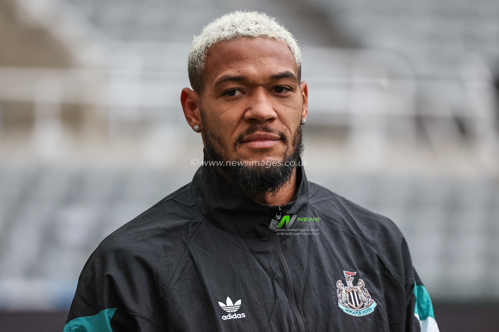 Joelinton of Newcastle United arrives during the Carabao Cup 3rd Round Newcastle United vs AFC Wimbledon at St. James's Park, Newcastle, United Kingdom, 1st October 2024

(Photo by Mark Cosgrove/News Images)