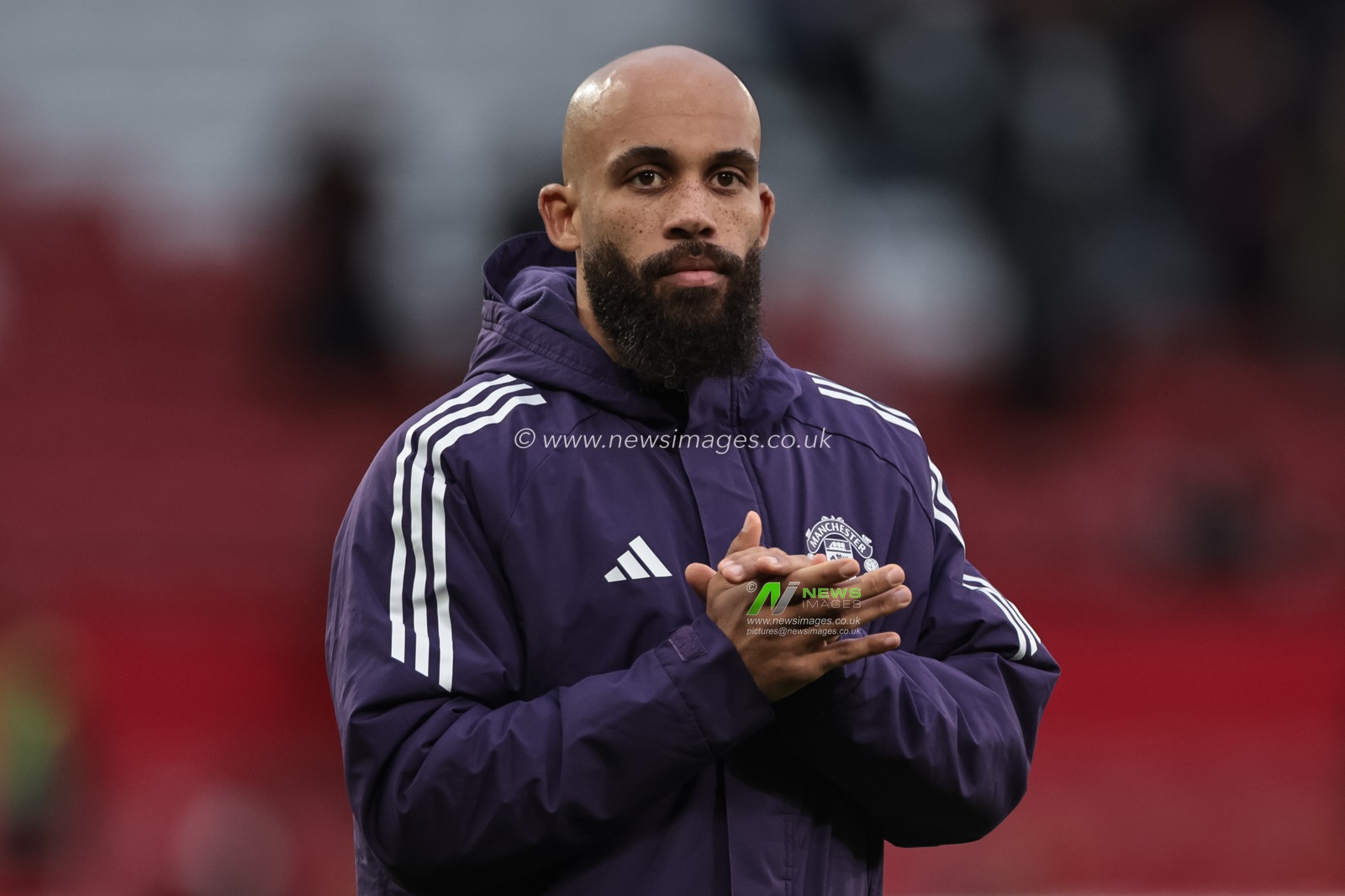 Bryan Mbeumo of Manchester United applauds the fans during the Premier League match Manchester United vs Fulham at Old Trafford, Manchester, United Kingdom, 1st February 2026

(Photo by Mark Cosgrove/News Images)