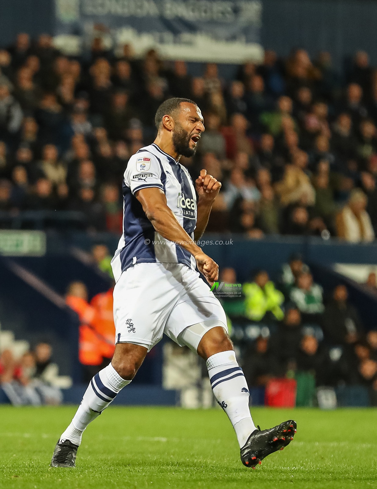 Matt Phillips #10 of West Bromwich Albion looks dejected after missing a shot at goal during the Sky Bet Championship match West Bromwich Albion vs Bristol City at The Hawthorns, West Bromwich, United Kingdom, 18th October 2022

(Photo by Gareth Evans/News Images)