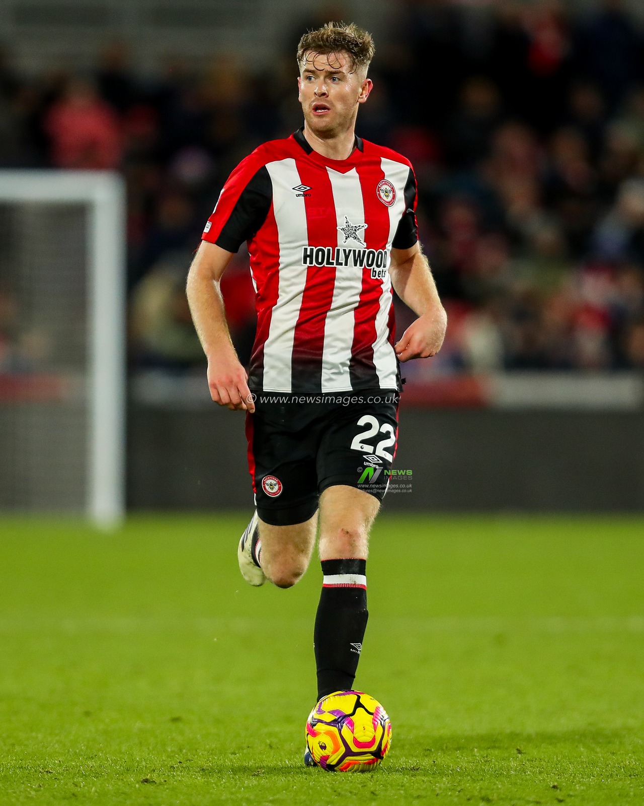 Nathan Collins of Brentford runs with the ball during the Premier League match Brentford vs Arsenal at The Gtech Community Stadium, London, United Kingdom, 1st January 2025

(Photo by Izzy Poles/News Images)