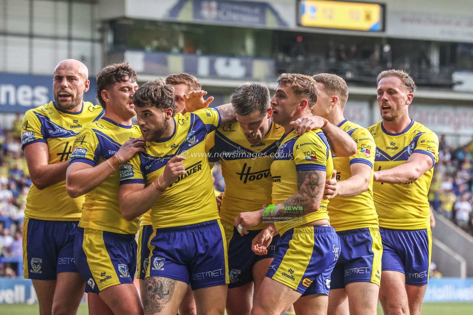 Sam Powell of Warrington Wolves celebrates his try during the Betfred Super League round 16 match Warrington Wolves vs Hull FC at Halliwell Jones Stadium, Warrington, United Kingdom, 28th June 2025

(Photo by Alfie Cosgrove/News Images)