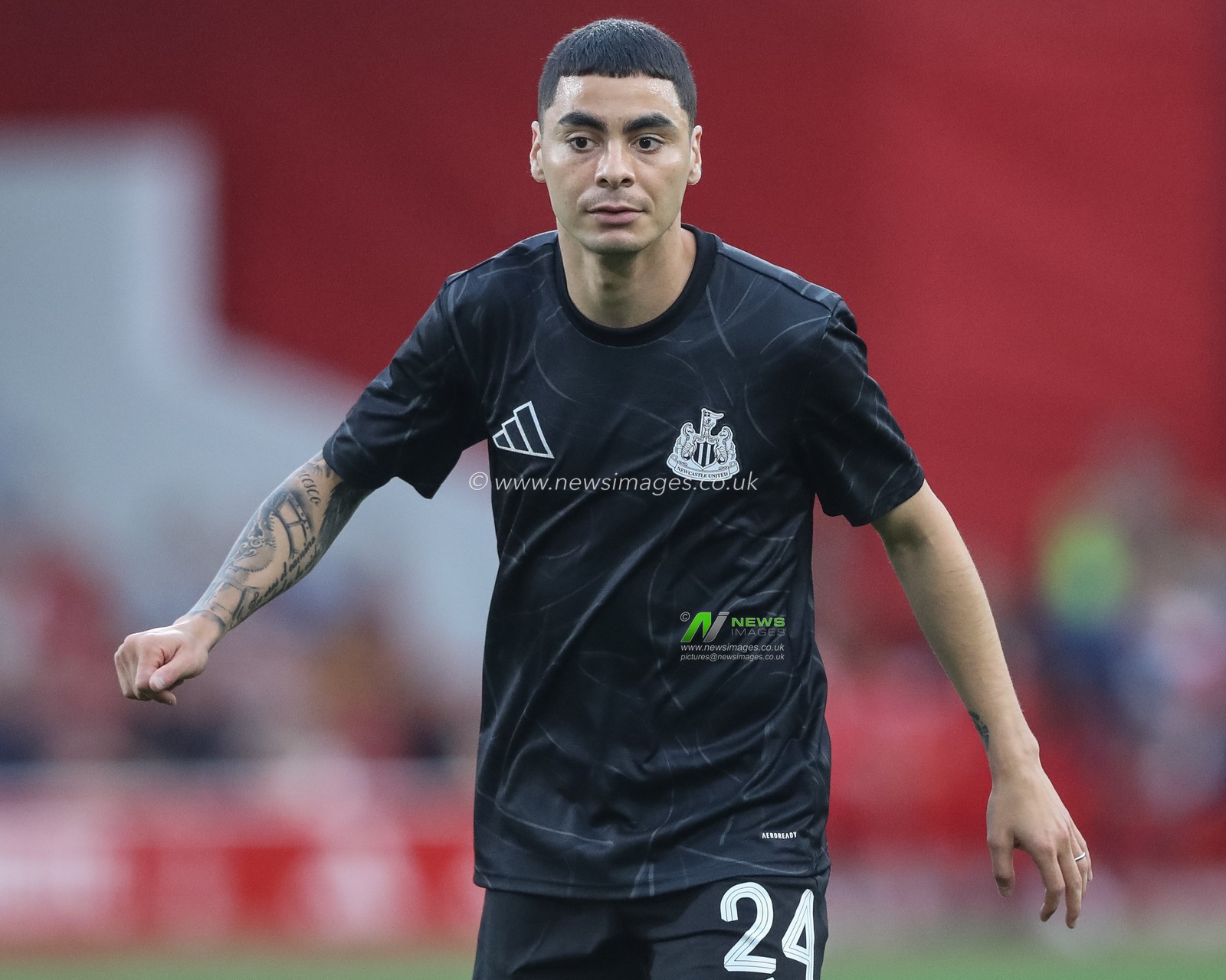 Miguel AlmirÃ³n of Newcastle United in the pregame warmup session during the Carabao Cup match Nottingham Forest vs Newcastle United at City Ground, Nottingham, United Kingdom, 28th August 2024

(Photo by Alfie Cosgrove/News Images)