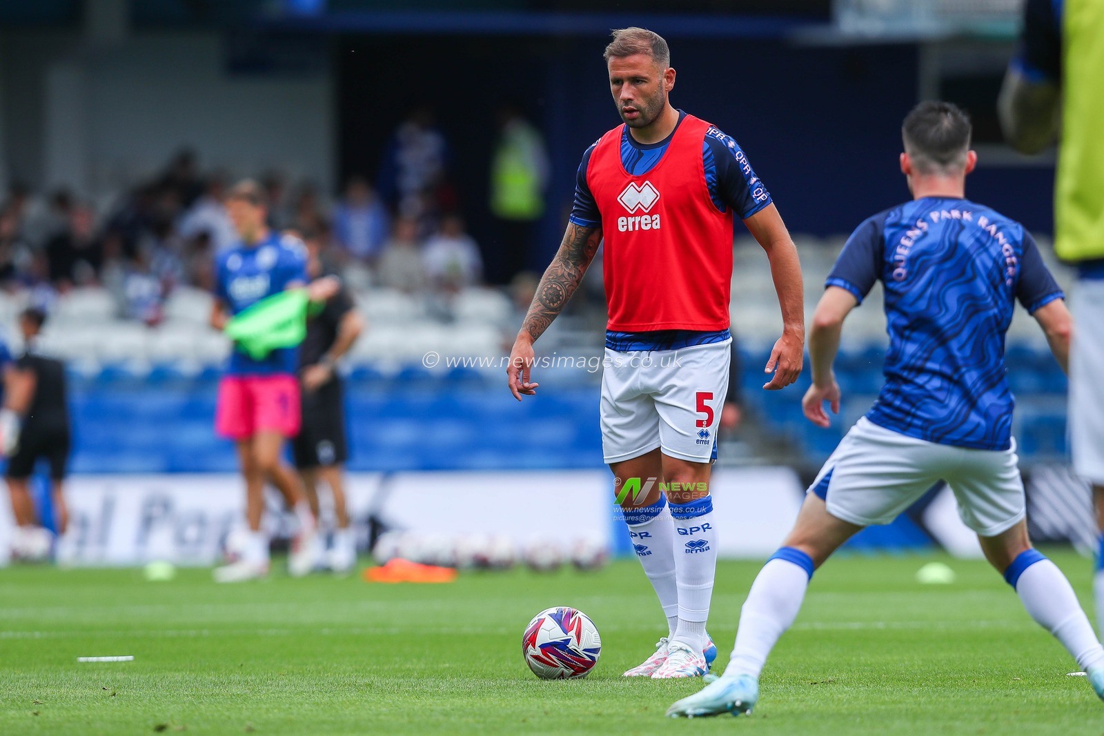 Steve Cook of Queens Park Rangers warms up prior to the Sky Bet Championship match Queens Park Rangers vs West Bromwich Albion at Kiyan Prince Foundation Stadium, London, United Kingdom, 10th August 2024

(Photo by Izzy Poles/News Images)