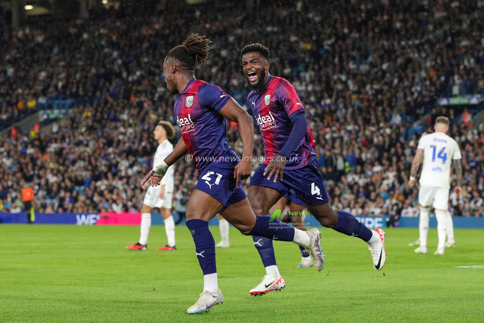 Brandon Thomas-Asante #21 of West Bromwich Albion celebrates his goal to make it 0-1 during the Sky Bet Championship match Leeds United vs West Bromwich Albion at Elland Road, Leeds, United Kingdom, 18th August 2023

(Photo by James Heaton/News Images)