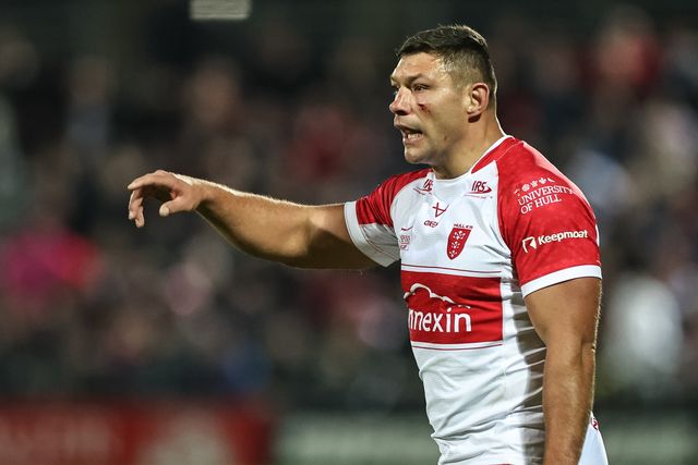 Ryan Hall of Hull KR gives teams mates instructions during the Betfred Super League Semi-Finals match Hull KR vs Warrington Wolves at Sewell Group Craven Park, Kingston upon Hull, United Kingdom, 4th October 2024

(Photo by Mark Cosgrove/News Images)