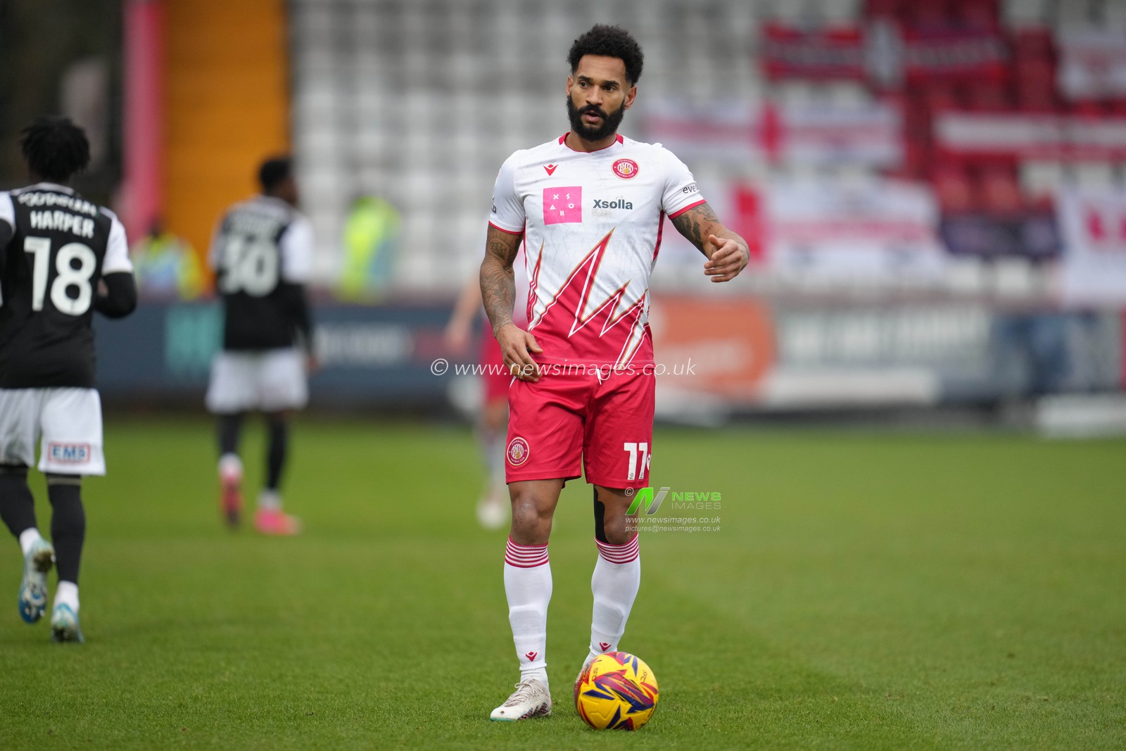 Jordan Roberts of Stevenage during the Sky Bet League 1 match Stevenage vs Exeter City at Lamex Stadium, Stevenage, United Kingdom, 1st February 2025

(Photo by Harvey Murphy/News Images)