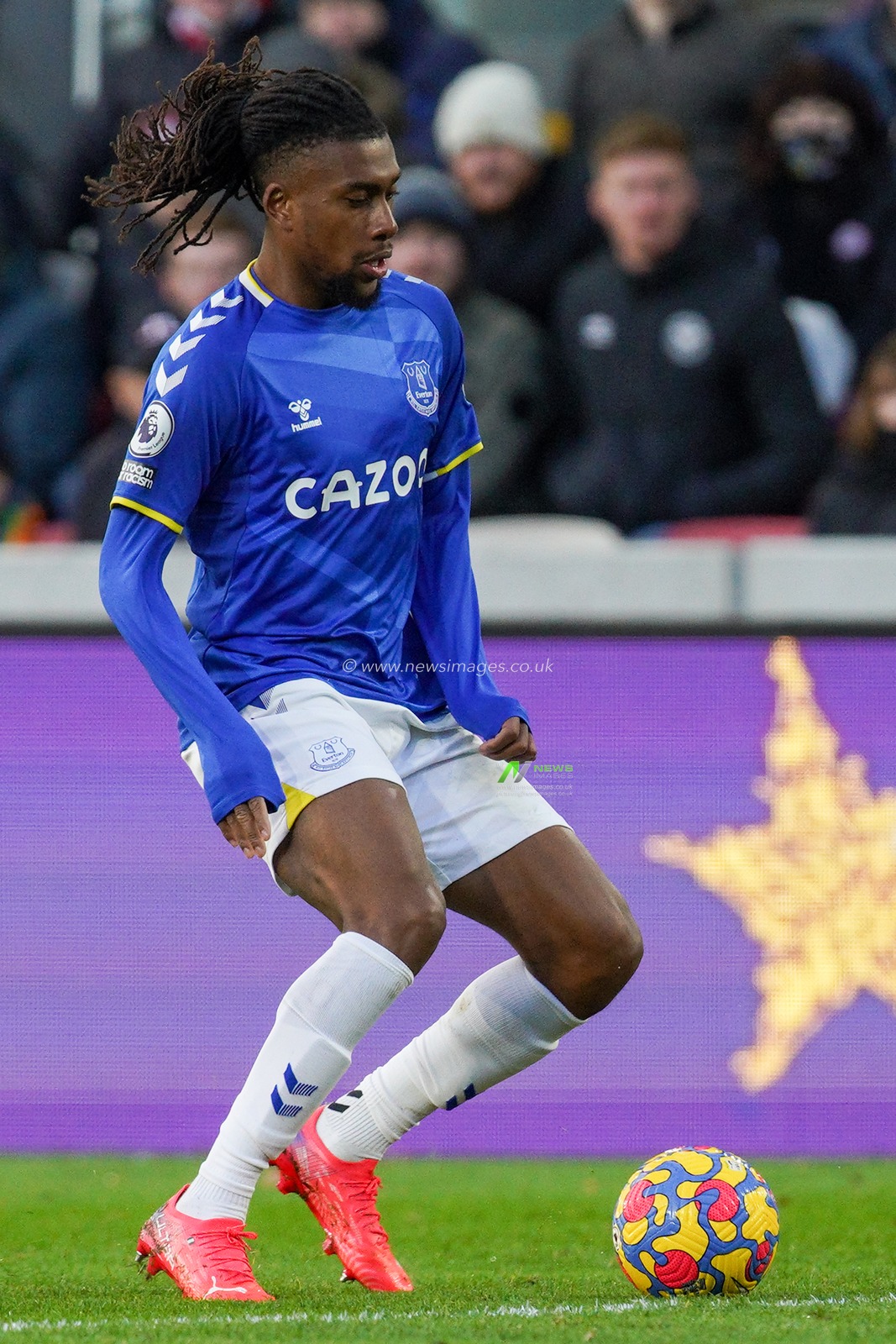 Alex Iwobi #17 of Everton