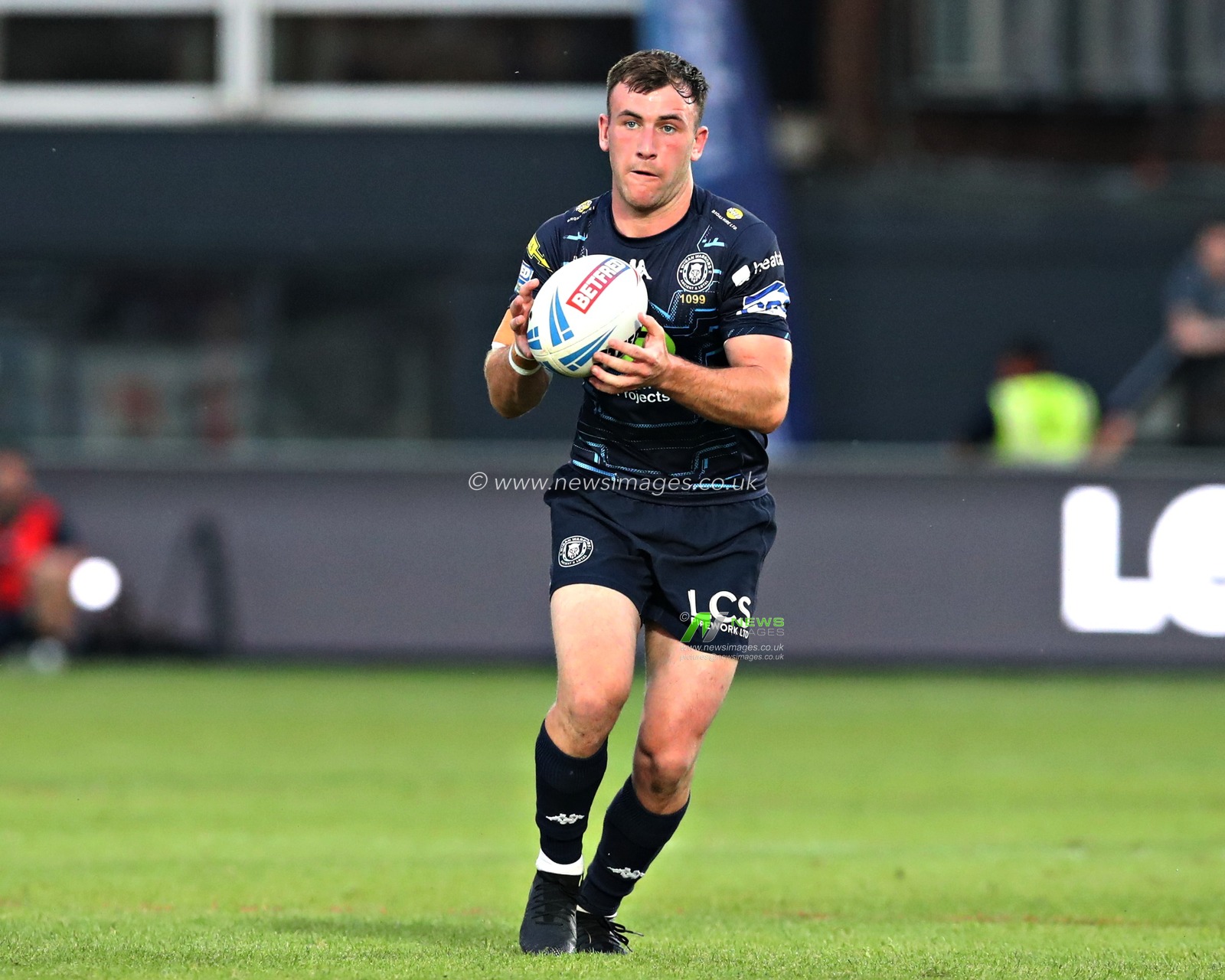 Harry Smith of Wigan Warriors during the Betfred Super League round 15 match Wakefield Trinity vs Wigan Warriors at DIY Kitchens Stadium, Wakefield, United Kingdom, 20th June 2025(Photo by Sam Eaden/News Images)