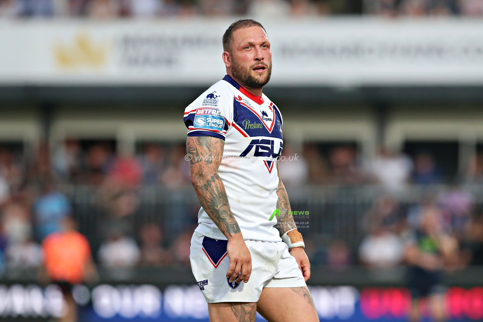 Josh Griffin of Wakefield Trinity during the Betfred Super League round 15 match Wakefield Trinity vs Wigan Warriors at DIY Kitchens Stadium, Wakefield, United Kingdom, 20th June 2025

(Photo by Sam Eaden/News Images)