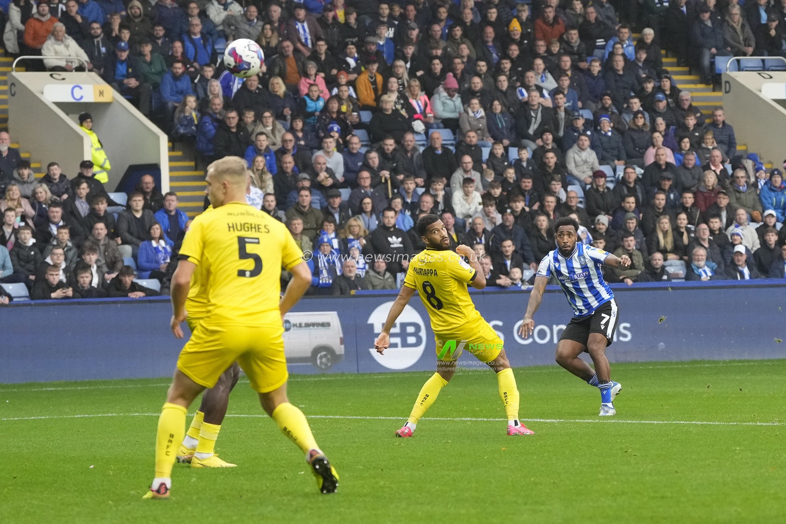 Mallik Wilks #7 of Sheffield Wednesday scores a goal to make it 3-0 during the Sky Bet League 1 match Sheffield Wednesday vs Burton Albion at Hillsborough, Sheffield, United Kingdom, 29th October 2022

(Photo by Steve Flynn/News Images)